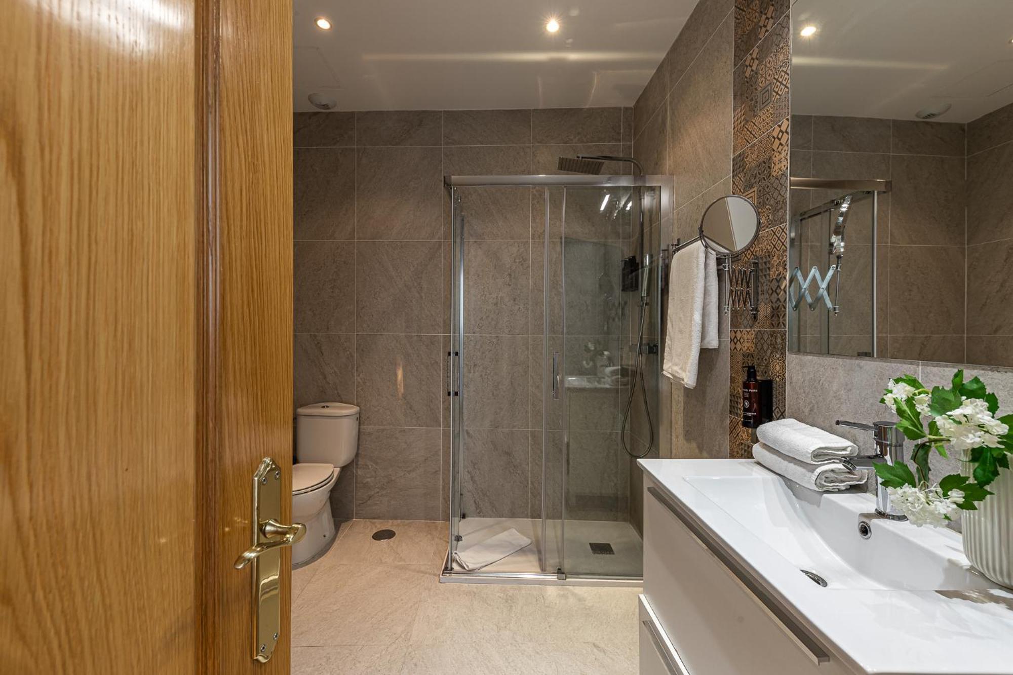 Waou Apartamentos En Sol Confort 7 Madrid Ngoại thất bức ảnh